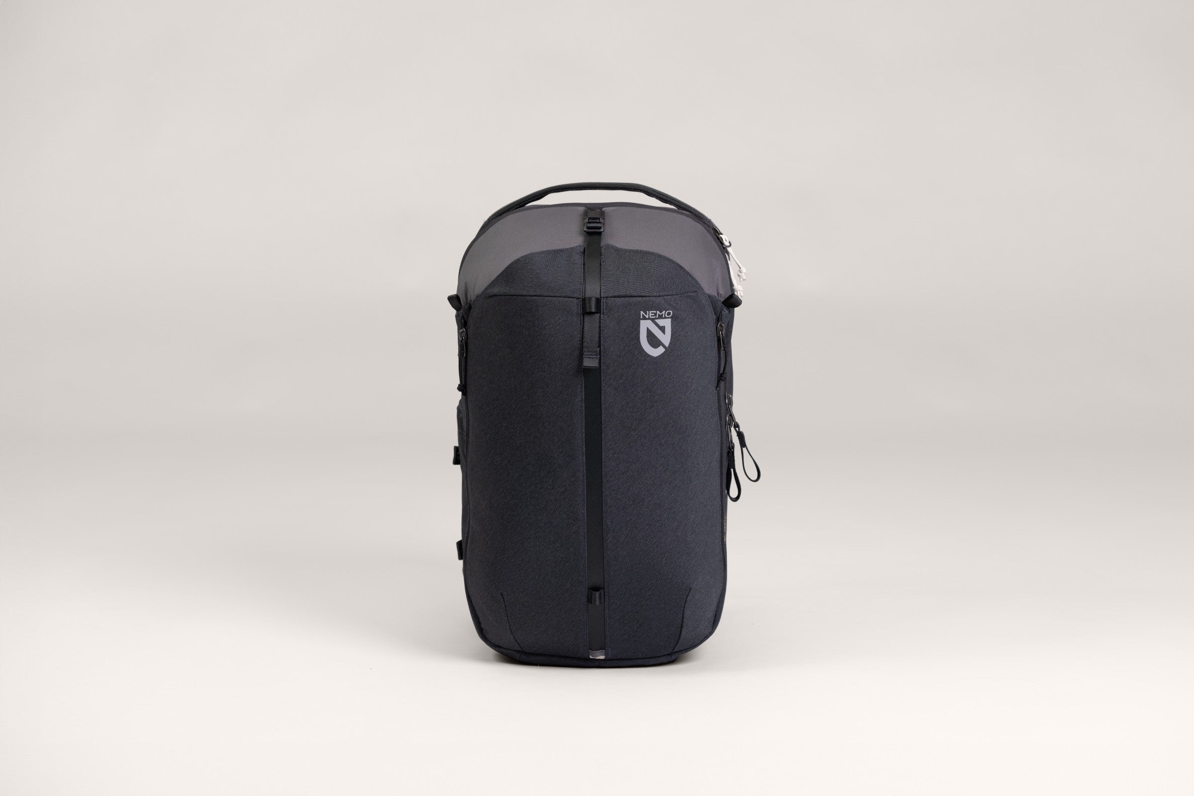Vantage™ 26L Endless Promise® Everyday Adventure Daypack