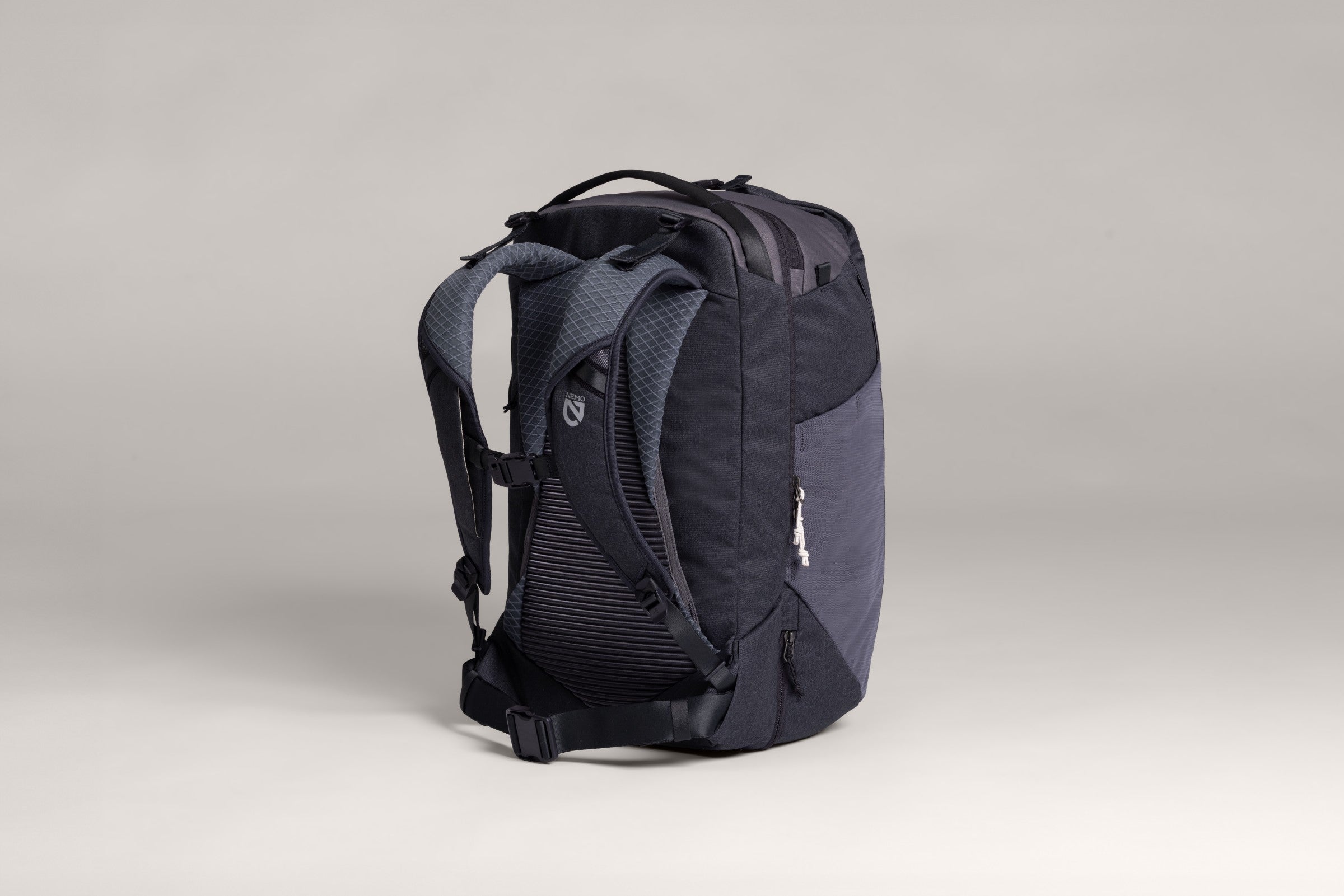 40l travel backpack canada Nomatic Bag and even a water bottle pocket to help you keep your gear organized as you travel Flow 40L Travel Backpack