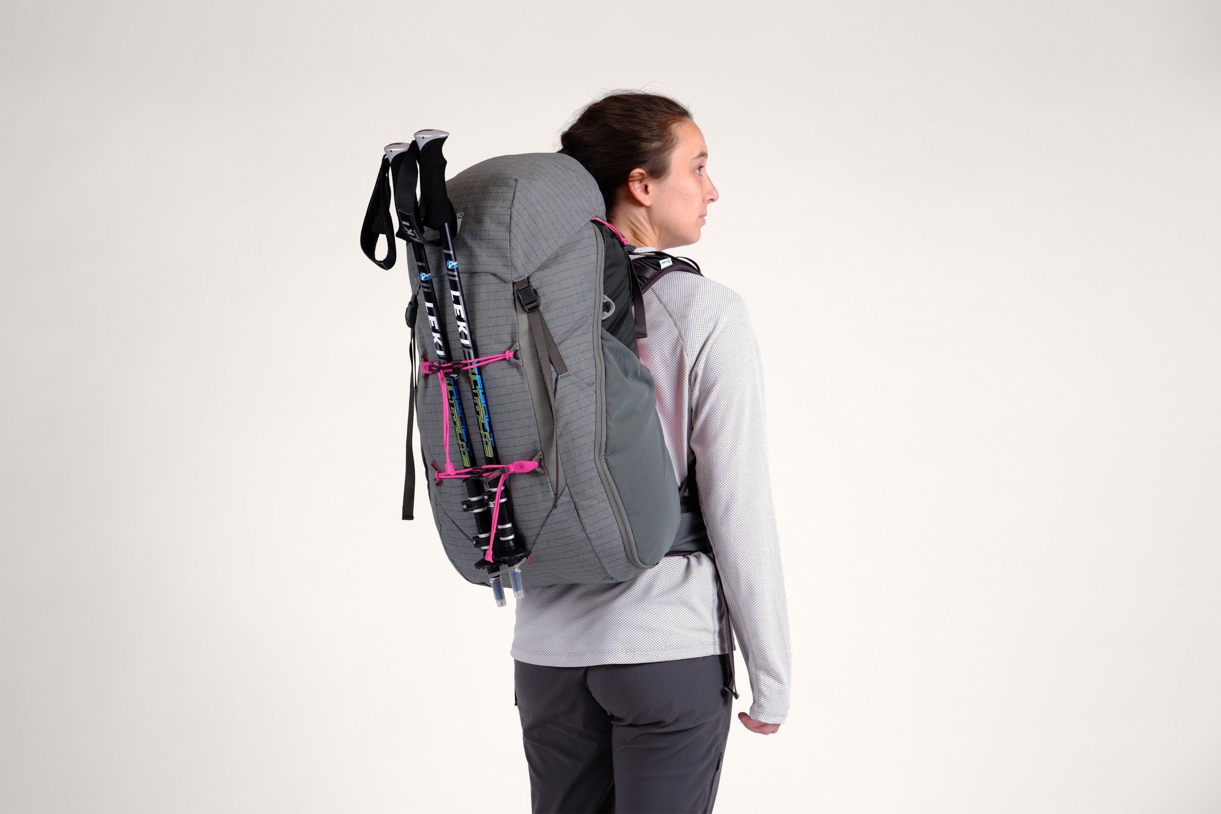 35l hiking backpack Large-capacity Outdoor 30-35L- Qunature Qunature Global flexible and adjustable Air Contour back system provides optimal comfort and excellent load stability MOUNTAINTOP Hiking Backpack 35L Travel