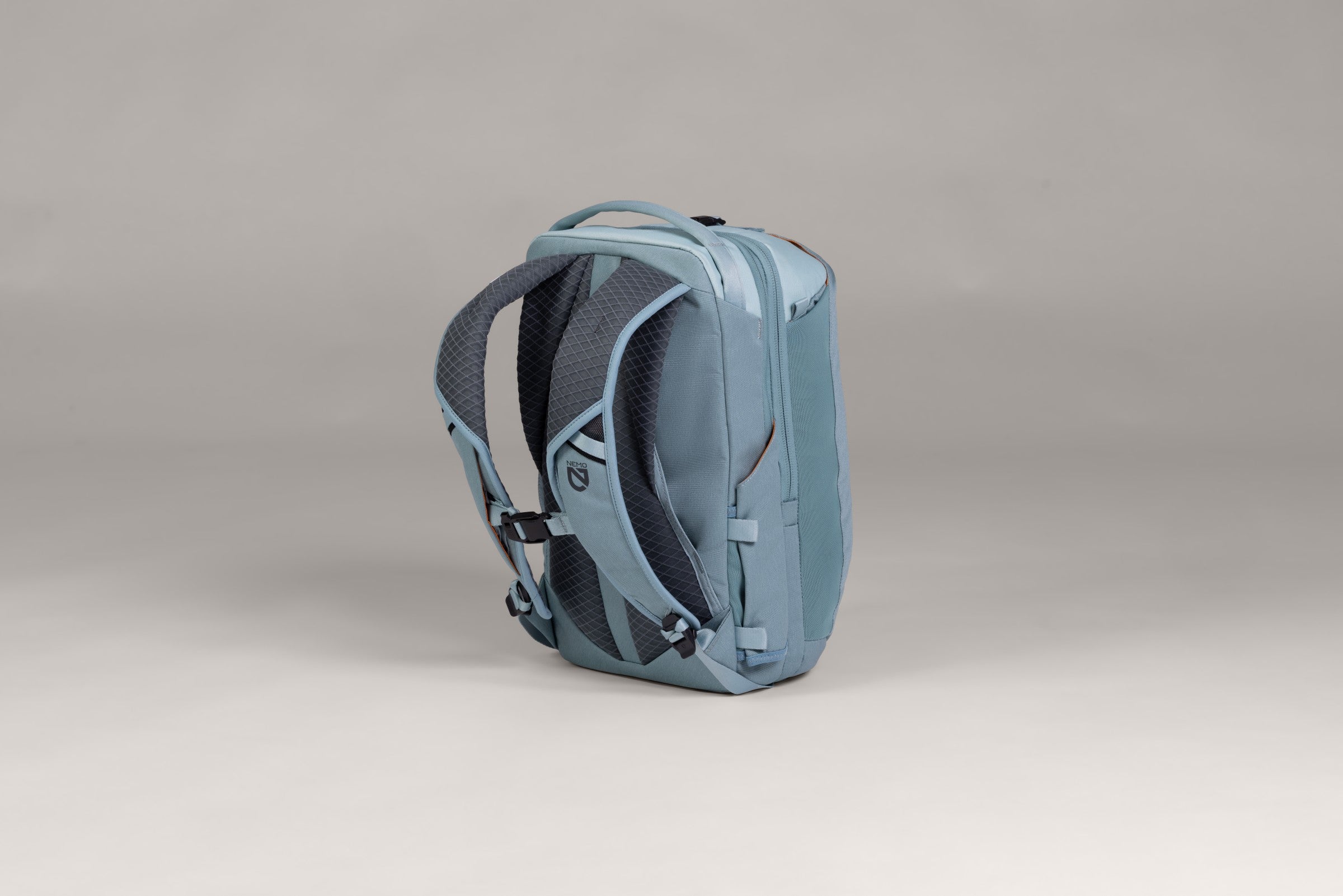 Vantage™ 20L Endless Promise® Day Travel Backpack